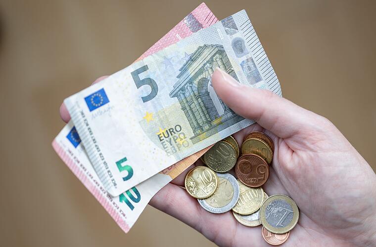 Umfrage: 40 Prozent sparen höchstens 100 Euro im Monat