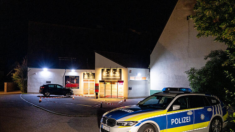 Streit vor Spielothek in Burgebrach bei Bamberg: 18-J&auml;hriger lebensgef&auml;hrlich verletzt