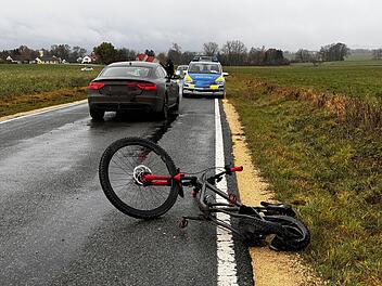 Tödlicher Unfall zwischen Thalmässing und Nennslingen - Auto überfährt Radfahrer von hinten