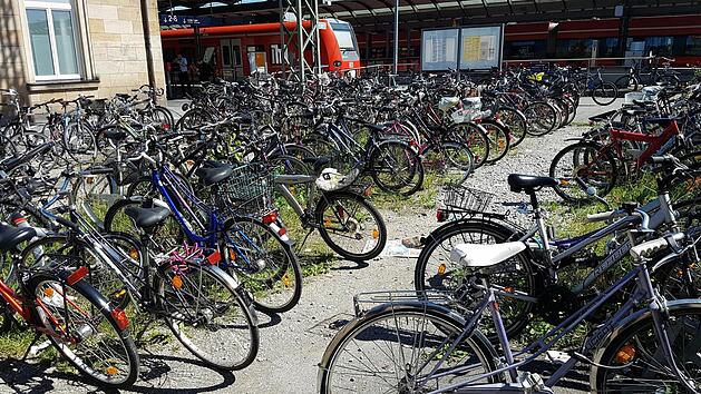 Bamberg und seine Radler: Fahrradstelleplatz am Bahnhof Foto: RiegerPress