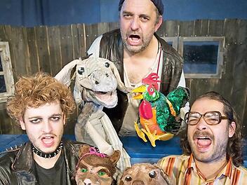 Drei Schauspieler und vier Tierfiguren gehören zum Stück. Foto: privat