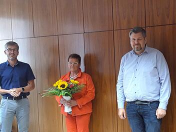Bürgermeister Jochen Vogel (siehe vorheriges Bild) verabschiedete Margarete Breitenbach, ebenso Geschäftsleiter Michael Worschech und   Personalratsvorsitzender  Peter Karl.