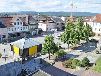 So soll der Neustadter Marktplatz einmal nicht mehr aussehen. Eine Planungsgemeinschaft wurde beauftragt, ihn neu zu gestalten. Foto: Rainer Lutz