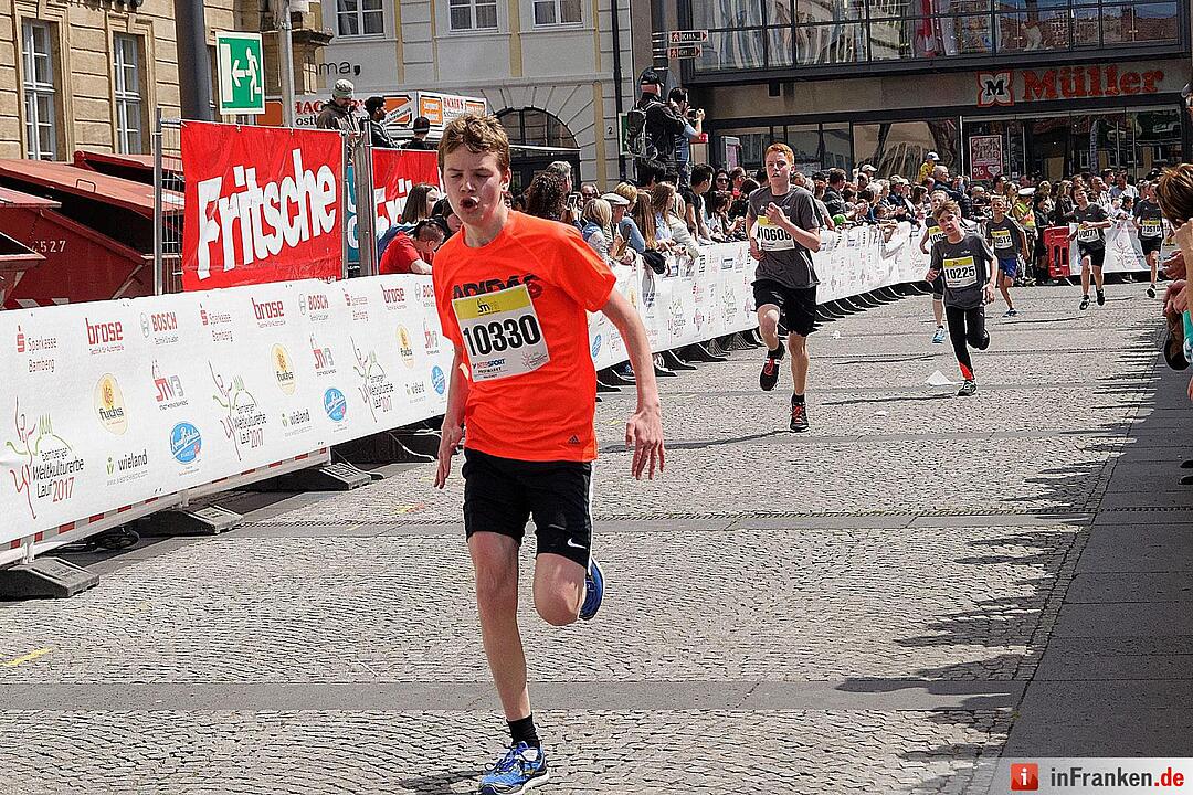Weltkulturerbelauf 2017 in Bamberg: Der Zieleinlauf am Maxplatz