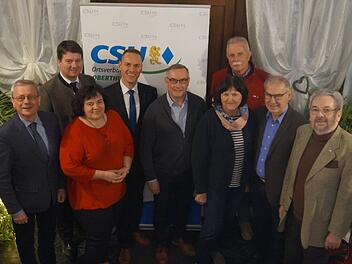 Ehrungen beim CSU-Ortsverband Oberthulba: (von links) Gotthard Schlereth, Sandro Kirchner, Monika Vorndran, Mario G&ouml;tz, Hubert B&uuml;chner, Edith Schorn, Gerhard F&uuml;ller, Anton Schorn und Gerhard Hortig.   Foto: Marcus Leitner