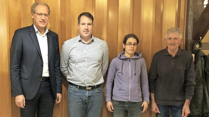 German Hacker (l.) verabschiedete Willi Seeberger (r.) und gratulierte Matthys Blom und Tanja Hengl zur Wahl. Foto: privat