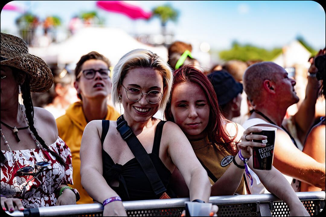 Mit vielen internationalen und nationalen Live-Acts!