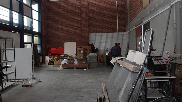 In der Bauhalle des Berufsschulzentrums soll unter anderem die Essensausgabe eingerichtet werden. Foto: Richard Sänger