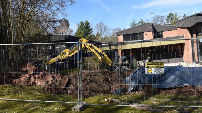 Noch ist es eine Baustelle: Im Frühjahr 2019 sollen die Umbauarbeiten abgeschlossen sein. Danach werden die Außenanlagen gestaltet. Foto: Gabi Arnold