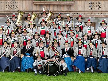 Die Bundesmusikkapelle Strass in der traditionellen Zillertaler Tracht.