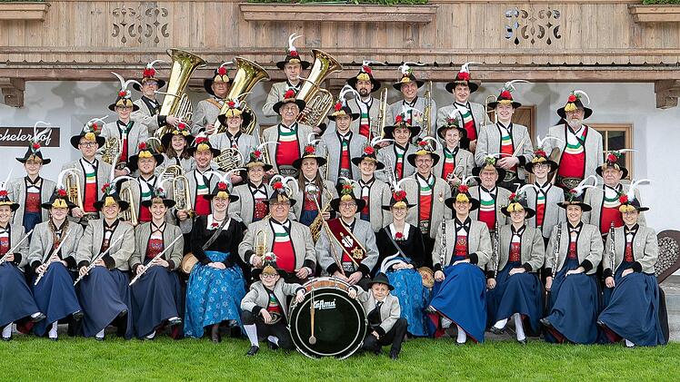 Die Bundesmusikkapelle Strass in der traditionellen Zillertaler Tracht.