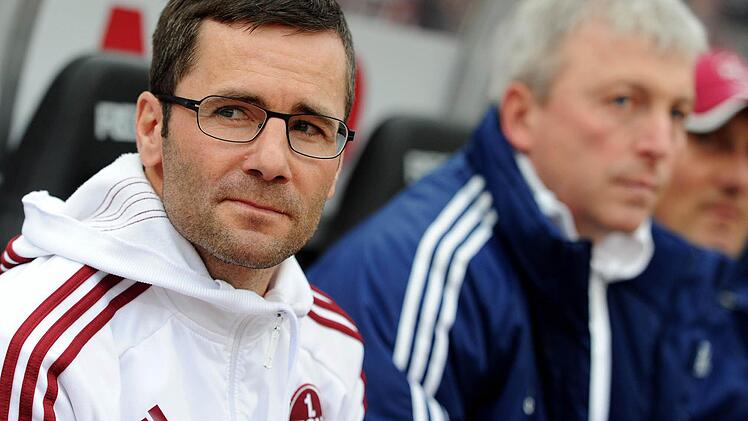 Ihre Zeit am Valznerweiher ist abgelaufen: Das Nürnberger Trainergespann Michael Wiesinger (links) und Armin Reutershahn wurde entlassen. Richtig oder falsch, und worin liegt der Nürnberger Niedergang begründet? Fußballexperten aus dem Kreis sagen ihre Meinung dazu.  Foto: David Ebener/dpa