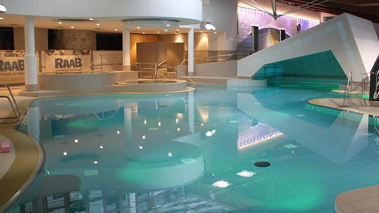 Ab dem ersten Weihnachtsfeiertag ist die Badehalle wieder geöffnet Foto: Matthias Einwag