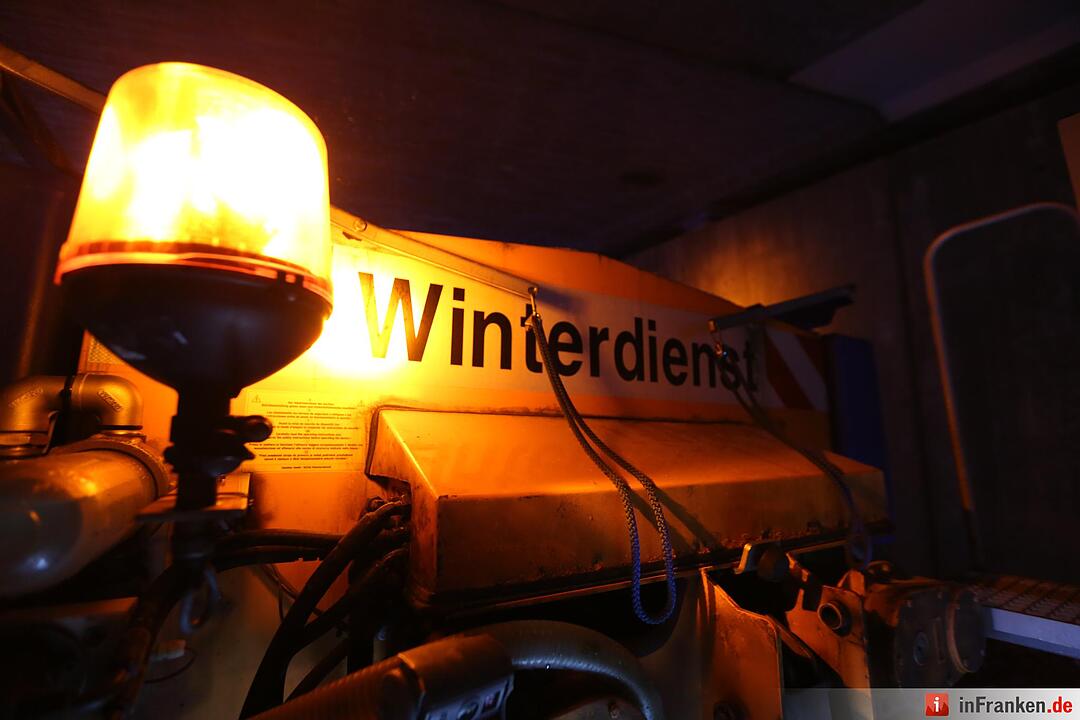 Eis im Kreis Hof: Zwei Streufahrzeuge haben Unfall