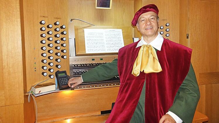Gioacchino Rossini alias Burkhard Ascherl spielt beliebte Melodien.