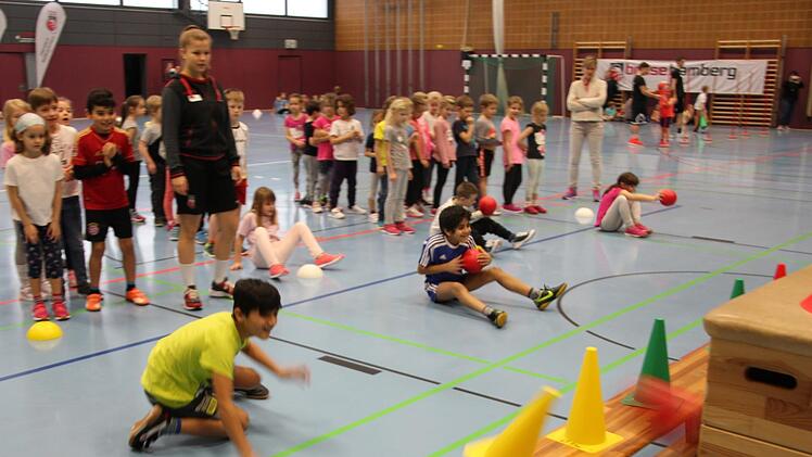 Volltreffer - auch die Kinder aus Asylbewerber-Familien waren mit Spaß bei der Sache.