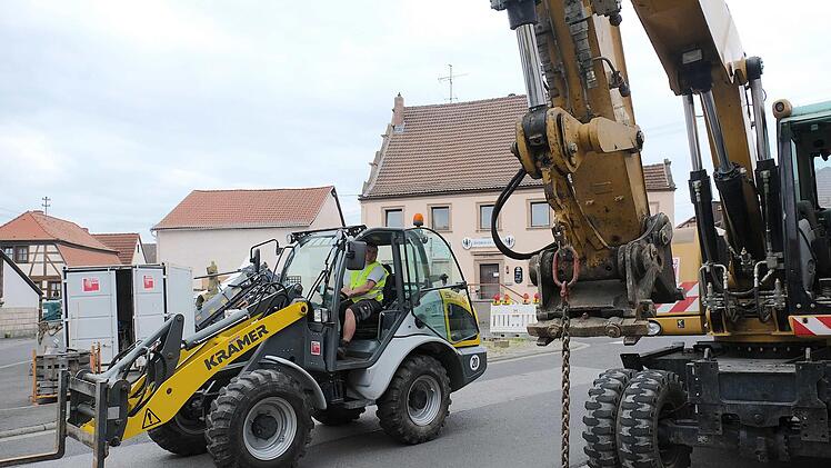 Die Bauarbeiten am Marktplatz gehen voran.  Foto: Gerd Schaar