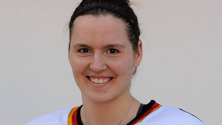 Die Neuenmarkterin Yvonne Rothemund spielt für Deutschland bei der Eishockey-Weltmeisterschaft. Foto: BR-Archiv
