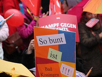 2016 demonstrierten  in der Kissinger Fußgängerzone Bürger für eine tolerante Gesellschaft. Borst/Archiv