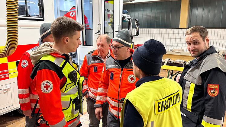 Ebern: 38-jähriger Mann nach Vermisstensuche gefunden - Spürhunde und Mantrailer im Einsatz