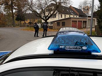 Kreis Wunsiedel: Mann (68) will Wohnhaus in die Luft sprengen: Polizei und SEK suchen Gebäude nach Dynamit ab