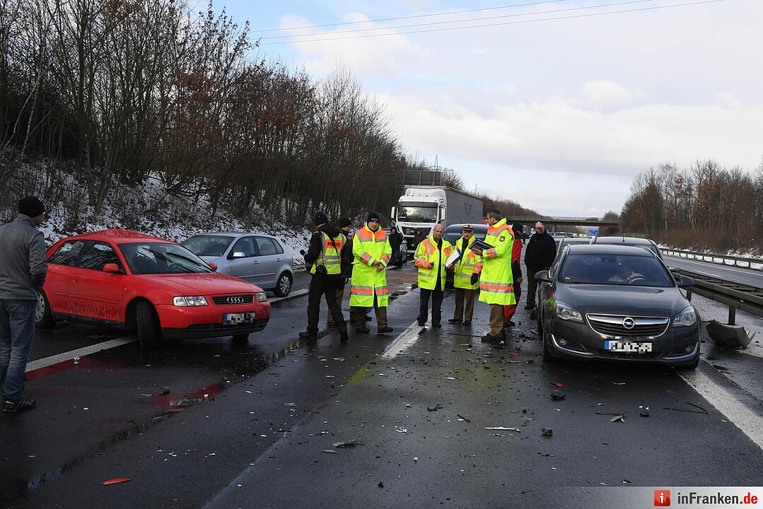 Unfallserie auf A73 bei Buttenheim