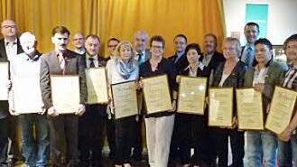In einem würdigen Rahmen wurden zahlreiche langjährige Saint-Gobain-Mitarbeiter ausgezeichnet. Foto: Lothar Weidner