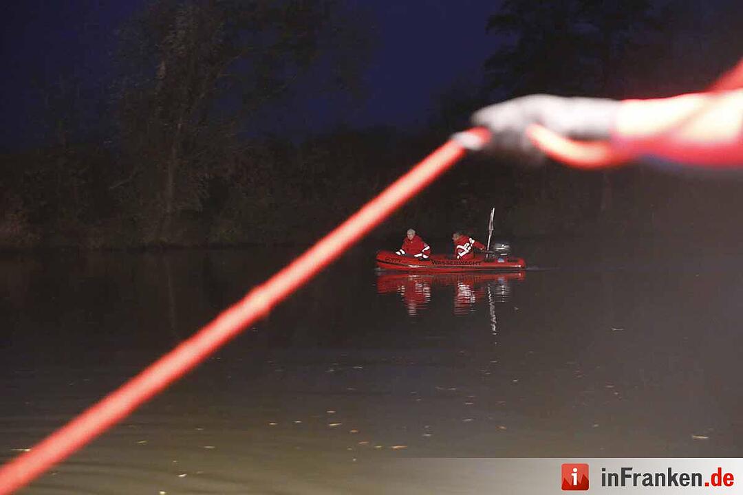 Pkw rollt bei Theres in Main: 23-Jährige stirbt