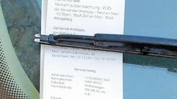 Kein "Liebesbrief aus der Stadtverwaltung", sondern: Eine Strafe, weil in der Sutte nicht ordnungsgemäß geparkt wurde. Foto: Ralf Kestel