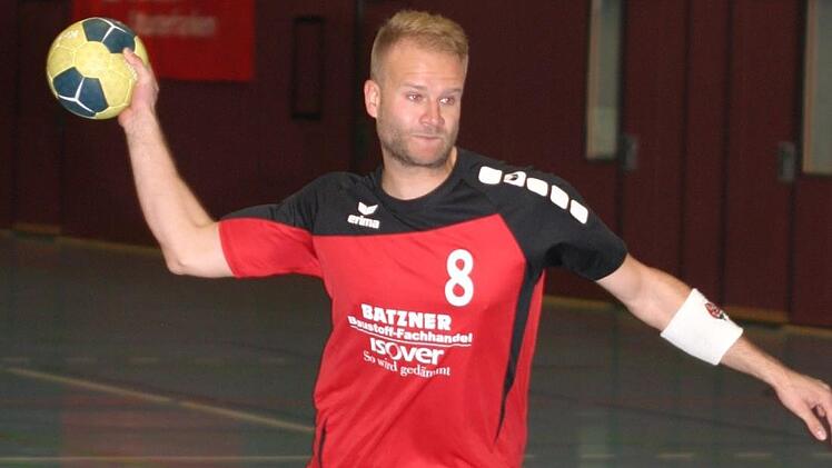 Der zuletzt erkrankte Raphael Hippeli ist am Sonntag wieder mit von der Partie und soll auf der Linksaußenposition  und von der Siebenmeter-Marke für  Tore sorgen.