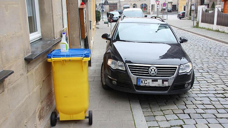 Besonders rücksichtslos parkte der Fahrer dieses Autos.
