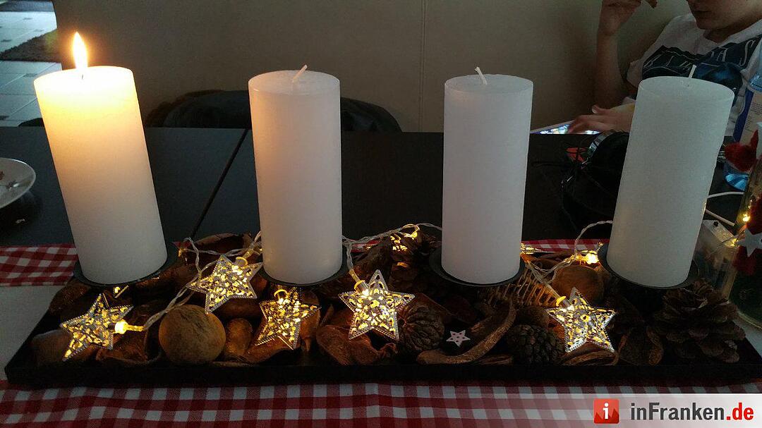 Ein Lichtlein brennt... Der 1. Advent in Franken