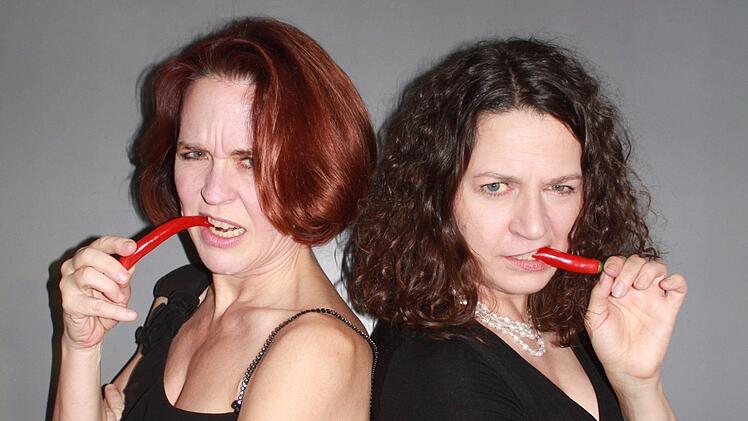 Mit Ursula Gumbsch und Christine Fesefeldt geht's wieder heiß her.  Foto: Nana-Theater