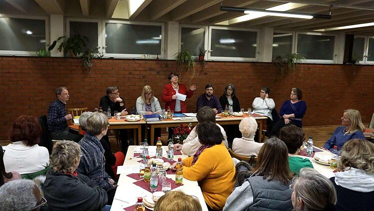Vorsitzende Emilie Meier bei ihrem ausführlichen Rückblick und der Vorschau auf 2019