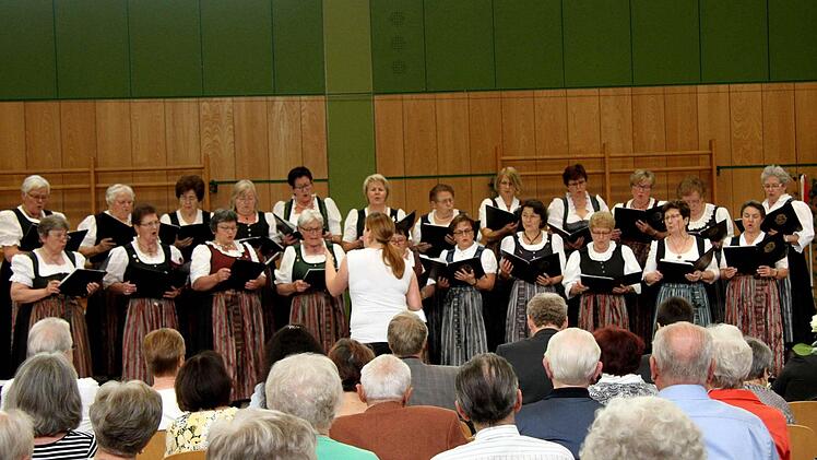 Der Landfrauenchor Erlangen-Höchstadt  Foto: Richard Sänger