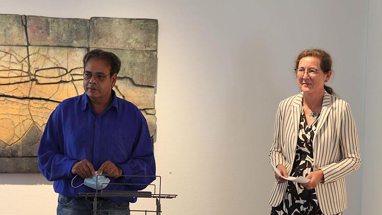 Gerd Kanz und Kerstin Sperschneider bei der Ausstellungseröffnung des Kronacher KunstvereinsMichael Wunder
