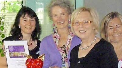 Cornelia von Aufseß (zweite von links) ist Teil des "Trauernetzes Consolare", das ihre Freundin Helga Kuplich-Schramm initiierte.