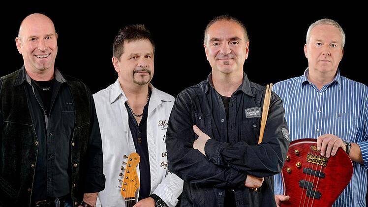 In den Adern von (v. l.) Ulli Völk (Keyboards, Gesang, Saxophon), Harry Schaller (Gitarre, Gesang), Jürgen Detzel (Schlagzeug, Gesang) und Klaus Röhling (Bass, Gesang) pulsieren Blues, Funk und Soul. Am 18. April kann man sich davon im "TECnet Zentrum" überzeugen.  Foto: Father's Finest