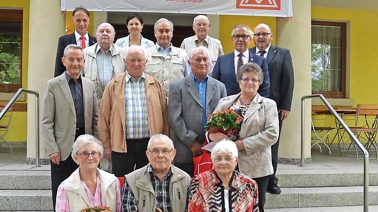 Sie traten vor 65- beziehungsweise 70 Jahren der IGM bei.  Foto: Hofmann