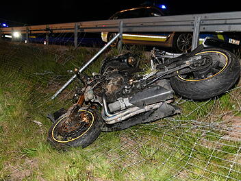 Motorradfahrer bei Unfall auf der B2 t&ouml;dlich verletzt