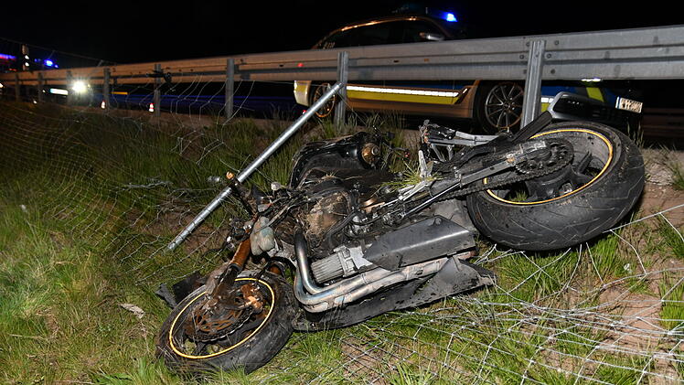 Motorradfahrer bei Unfall auf der B2 t&ouml;dlich verletzt