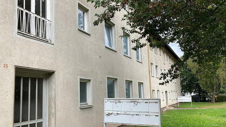 In der Von Mayer Straße baut die Wohnbau 27 neue Wohnungen mit einkommensorientierter Förderung. Die alten Blocks werden abgerissen.