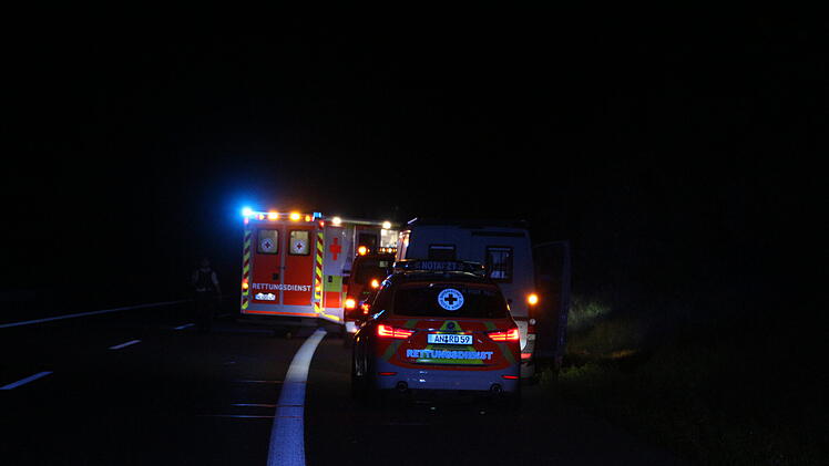 A7 bei Windelsbach: Wildschwein taucht pl&ouml;tzlich auf Autobahn auf - dramatischer Frontal-Crash