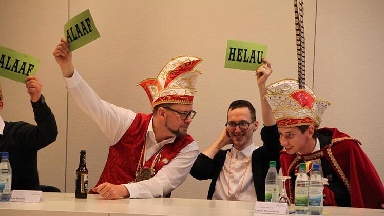 Auch ein Prinz hat seine Zuflüsterer...  Foto: Ulrike Müller