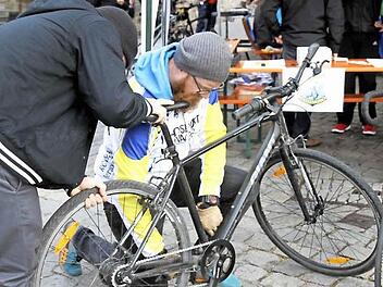 Zum siebten Mal drehte sich in der Herzogenauracher Innenstadt alles rums Rad.  Fotos: Richard Sänger