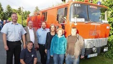 Unser Bild zeigt das ehemalige Löschfahrzeug "Max" der Stadt und Feuerwehr Kupferberg am Samstag beim Hallenfest in der kleinen Bergbaustadt. Foto: Klaus-Peter Wulf