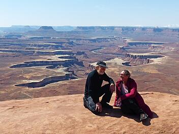 Wie von einem hohen Balkon aus blickt man auf die Canyons, in denen der Colorado fließt. Die Natur in den USA beeindruckte die Radler.