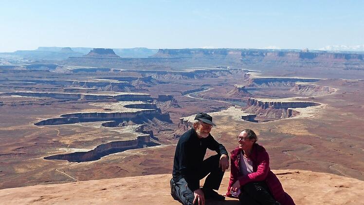 Wie von einem hohen Balkon aus blickt man auf die Canyons, in denen der Colorado fließt. Die Natur in den USA beeindruckte die Radler.