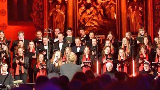 Lukas Alois Roth aus Ludwigschorgast leitete im vergangenen Jahr Projektchor und Band in der Kulmbacher Petrikirche.