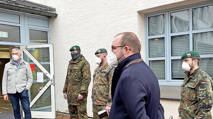 Soldaten unterstützen das Gesundheitsamt und das Regiomed-Klinikum in der Pandemie. Foto: Landratsamt